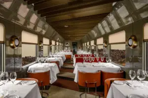La carrozza ristorante del treno La Dolce Vita Orient Express