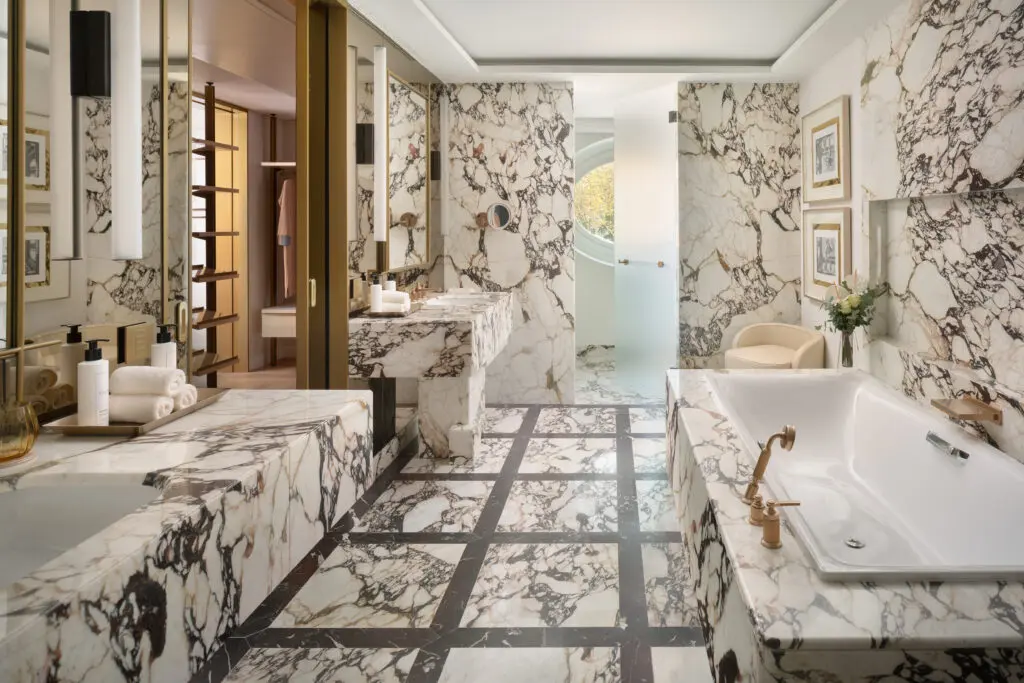 Il bagno della Presidential Suite del Four Seasons Hotel Milano