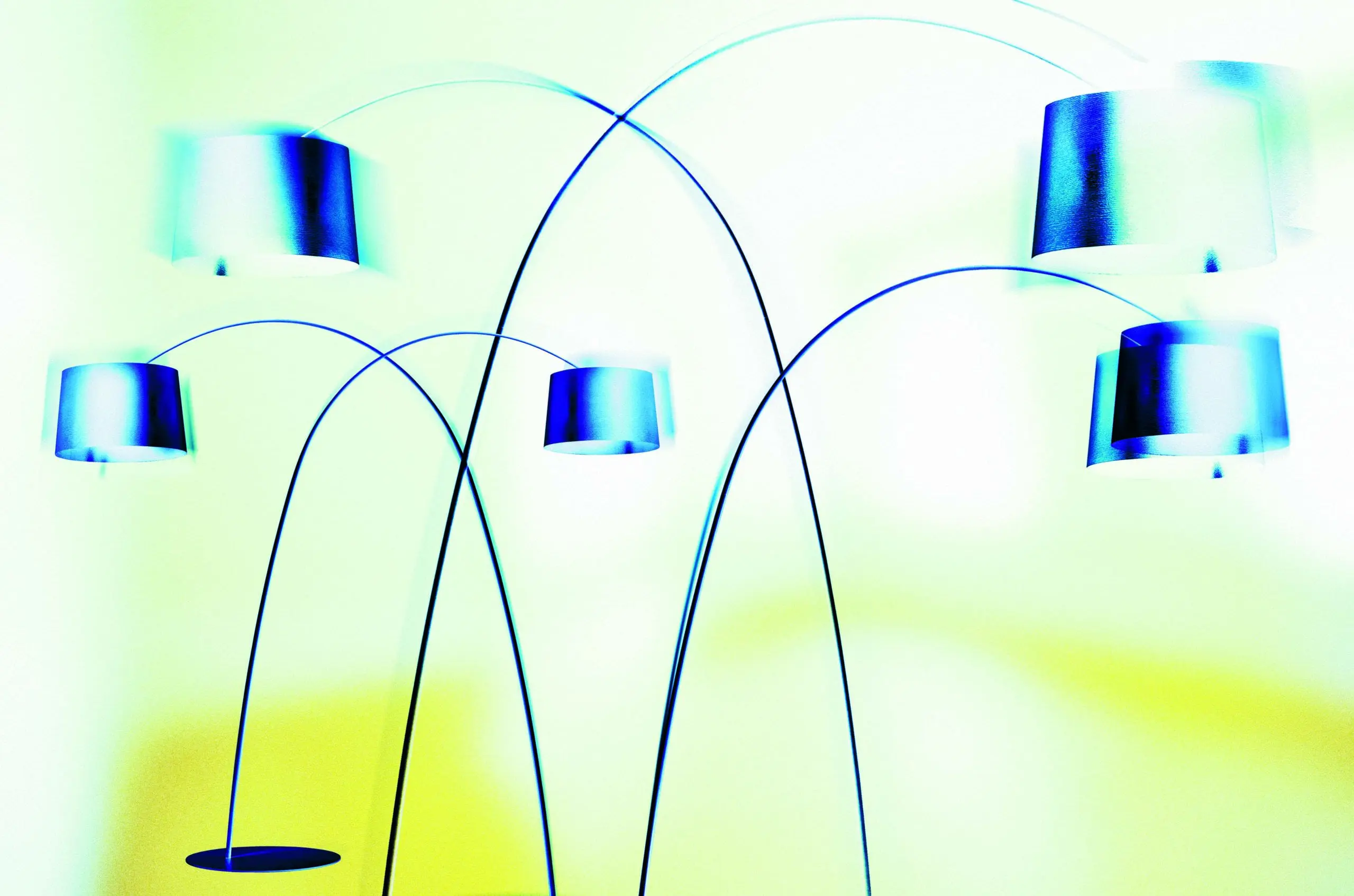 Twiggy interpretata da Massimo Gardone - Courtesy Azimut