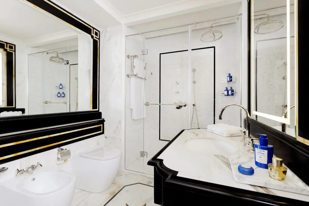 Rome Cavalieri, A Waldorf Astoria Hotel, imperial room, bathroom