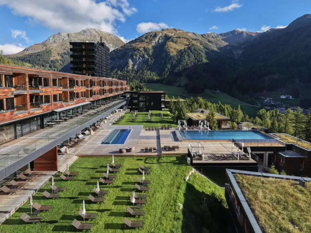 Gradonna Mountain Resort by Gert Perauer