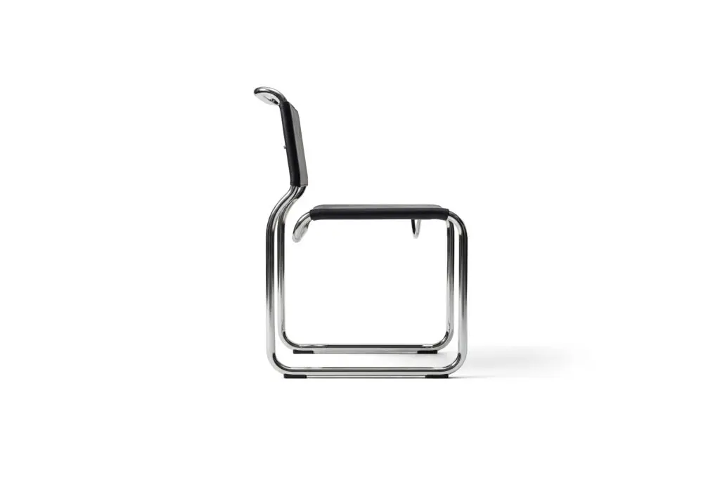 Sedia CH66  design Nicos Zographos, Karakter x Cassina (Courtesy Karakter x Cassina