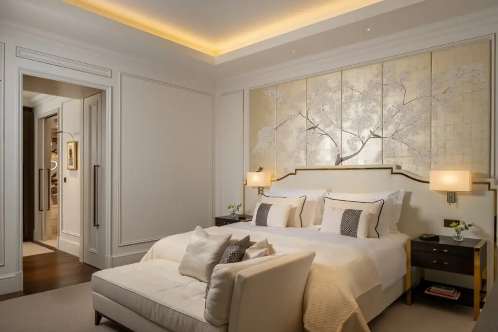 Una delle camere da letto del Corinthia Grand Hotel du Boulevard, Bucarest, Romania - Linea Light Group