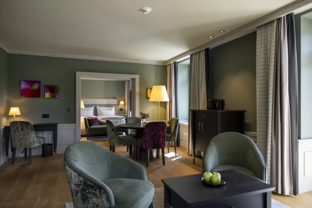 Cresta Suite